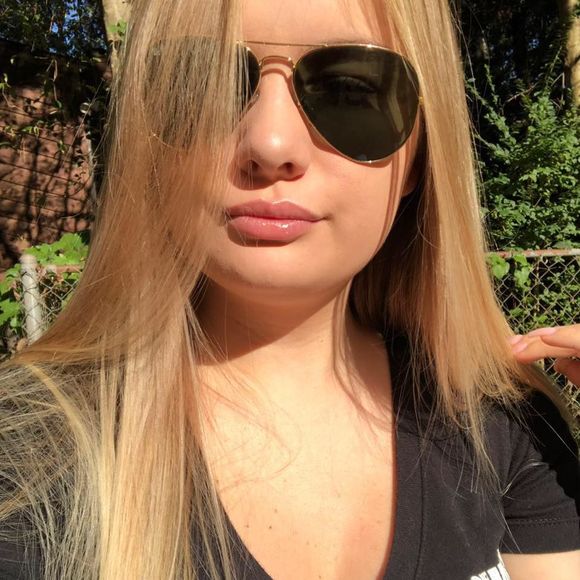 Meet your Posher, Taylor - Picture 1 of 1